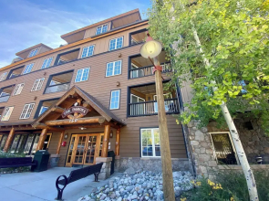 Dakota Lodge 8503