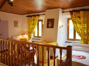 Cozy Holiday Home in La Souche by Le Lignon River