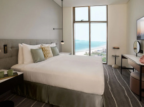 Th8 Palm Dubai Beach Resort, Vignette Collection, by IHG