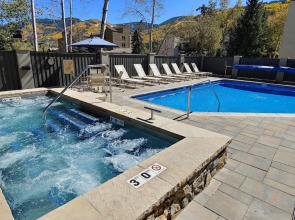 Westwind 406 2BD 2BA Gold Condo