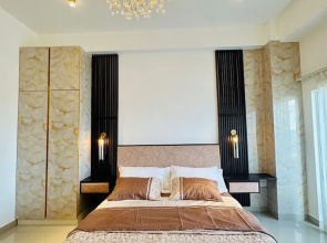 Studio - Sleeps 3 - Pool - Parking - Balcony