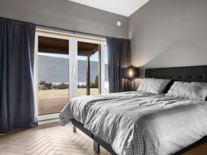 Cottage - Sleeps 14 With Fjord Views