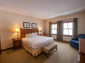 Spacious 3 Bedroom With 4 Beds And Sleeper Sofa Condo - No Cleaning Fee! by RedAwning