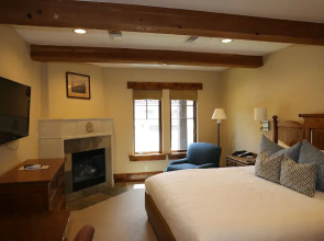 Four Bedroom Suite 4 Apartment Hotel by Redawning