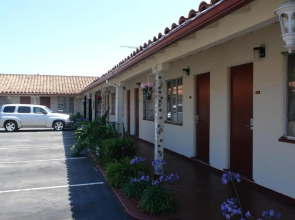 Golden Bear Hotel, SureStay Collection By Best Western