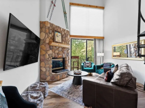 Summit House East #313