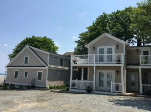 Marginal Way House Hotel