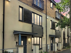 Last Minute Deals 4BR House of Four Chimneys