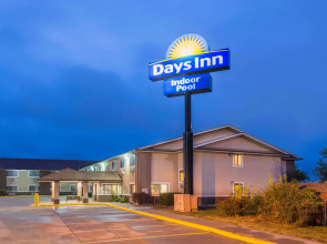 Days Inn by Wyndham Topeka