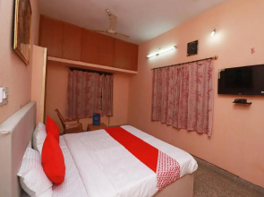 Omm Sai Plaza by OYO Rooms