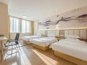 Moon Bay Hotel