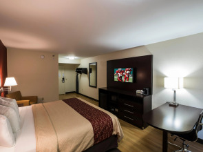 Red Roof Inn PLUS+ Houston - Energy Corridor