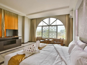 Shan Shwe Myanmar Hotel