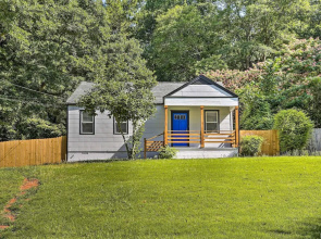 Family-friendly Atlanta Home ~ 3 Mi to Downtown!
