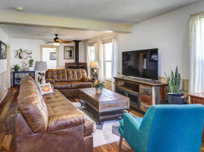 Charming Montrose Family Home: Block to Downtown!