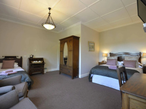 Roseland House