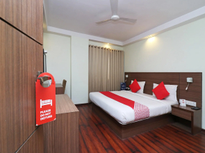 OYO Townhouse 510 Hotel Garnet Inn