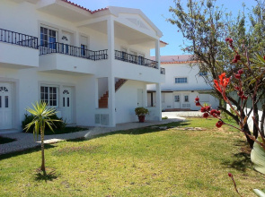 Beautiful 2-bed Apartment in Olhos de Agua