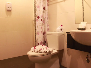 Patong Hemingway's Hotel