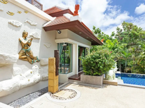 Boutique 3BR Pool Villa Bianca NaiHarn