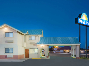 Days Inn by Wyndham Hobbs