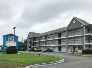 Motel 6 Savannah, GA
