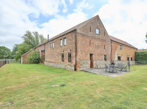 Host Stay Granary Barn