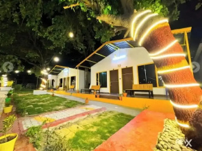 Tree House Cottage and Resort