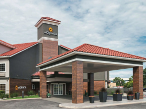 La Quinta Inn & Suites by Wyndham Fort Worth North