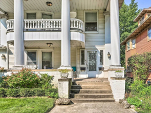 Historic Regal Retreat ~ 2 Mi to Dtwn Toledo!