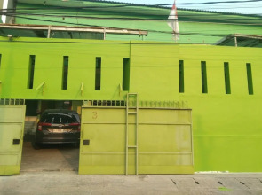 OYO Life Kost ijo Tembok Tinggi