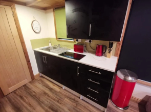 Tiny House-Hot Tub-St Clears-Pembrokeshire-Tenby