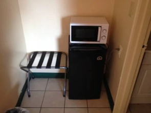 Knights Inn Springfield