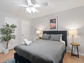 Stylish 1BR Near UT Highland Evonify
