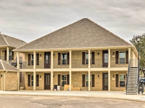 Diamondhead Condo - Marina, Pool Access & Golfing!