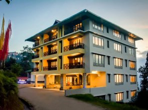 Udaan Olive Hotel & Spa Pelling