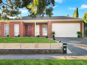 Hallam 5BRM Rental Entire House