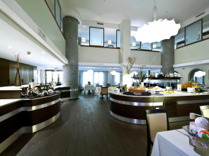 Holiday Inn Naples by IHG