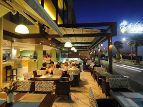 Steris Elegant Beach Hotel