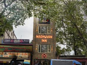 Capital O 70366 Madhuvan Inn