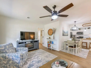Walk to Dtwn Pine Mountain! 'evergreen Cottage'