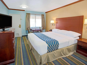 Travelodge by Wyndham Bishop