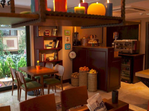 Juliet Rooms & Kitchen