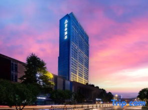 Yichang East Station Xinding Atour Hotel