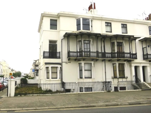 Brighton Getaways-Beach View