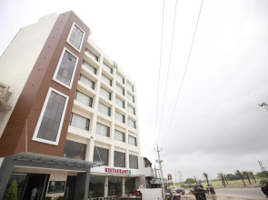 The Square Somnath by OYO Rooms