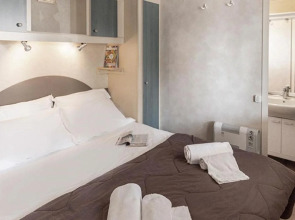 Hu Venezia Camping in Town