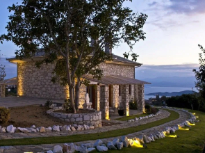 Mikros Vorias Small Luxury Suites