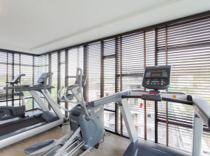 6th Avenue Surin Beach