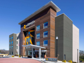 La Quinta Inn & Suites by Wyndham Locust Grove